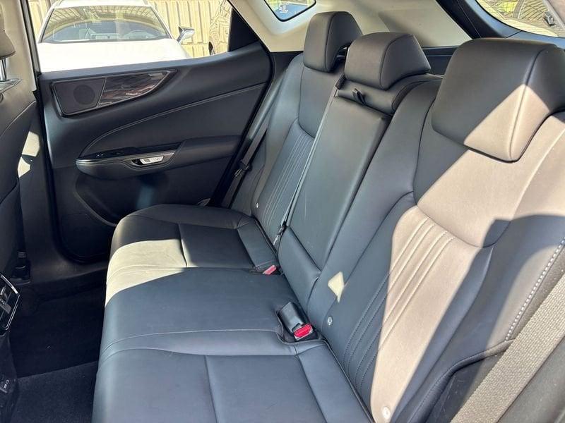 Lexus NX Hybrid Premium 4WD MY22