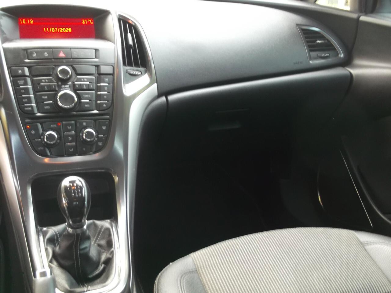 Opel Astra Berlina 1.7 CDTI Cosmo 2011