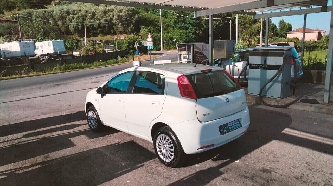 Fiat Grande Punto Neopatentati Natural Power 2010 (PROMO SETTIMANALE)