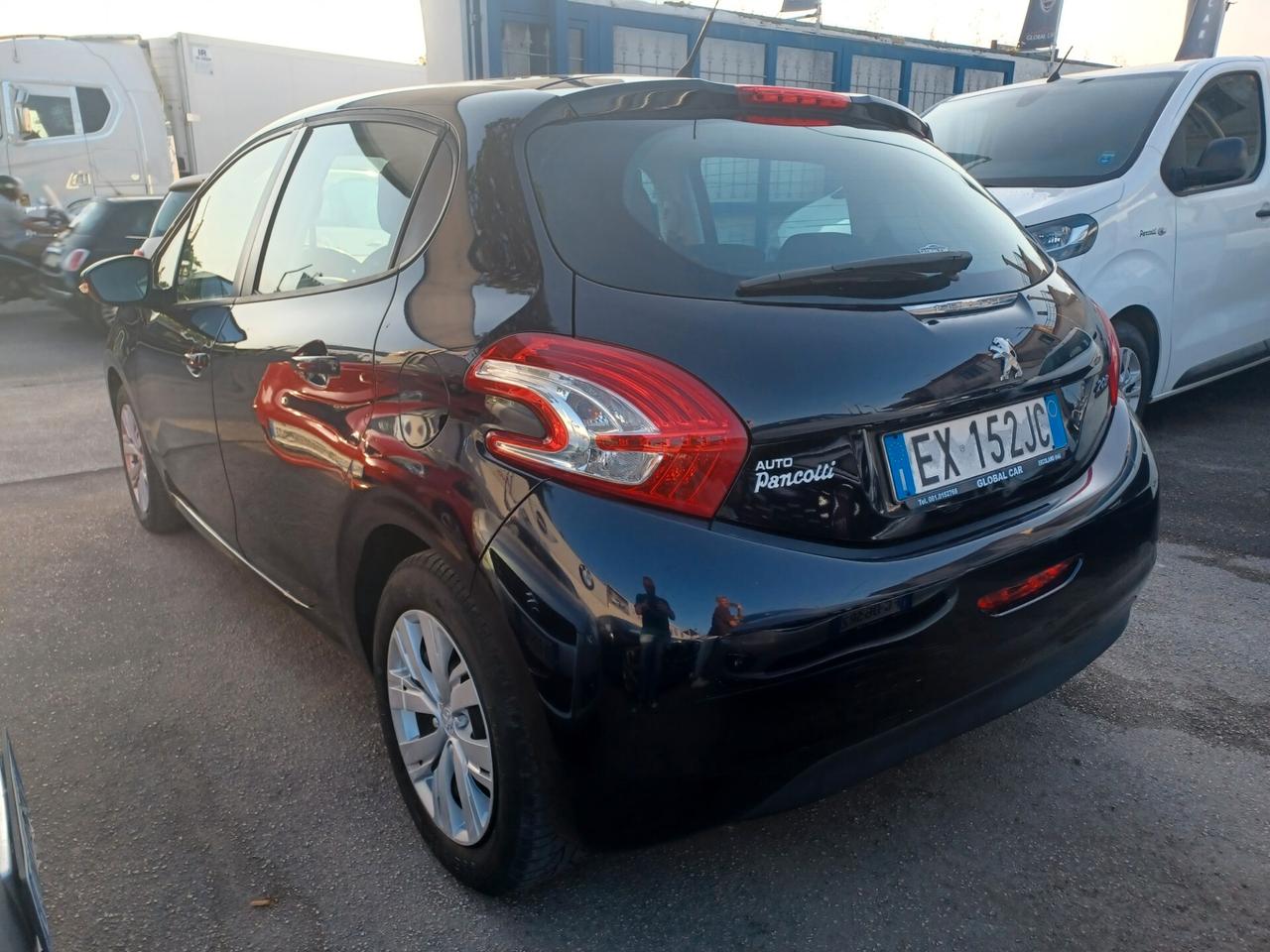 Peugeot 208 1.4 HDi 5 porte Anno 11/2014