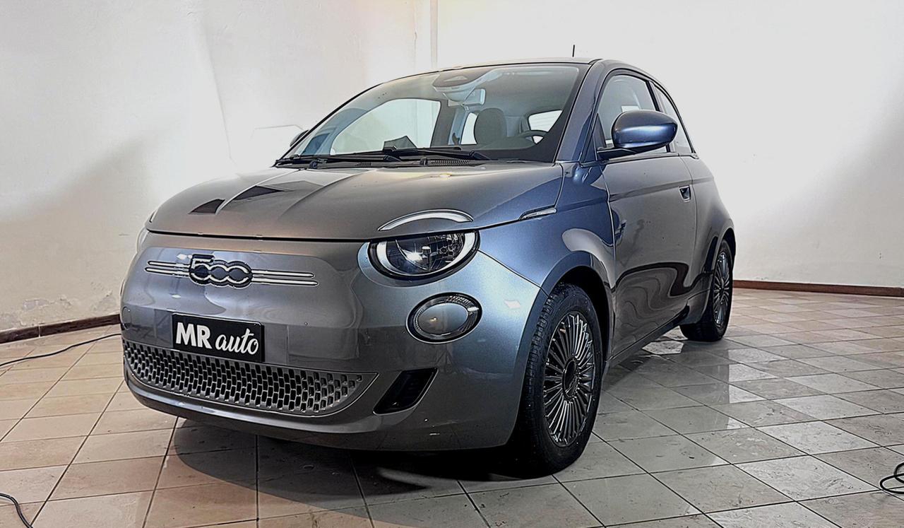 Fiat 500e 3+1 42 kWh Icon +