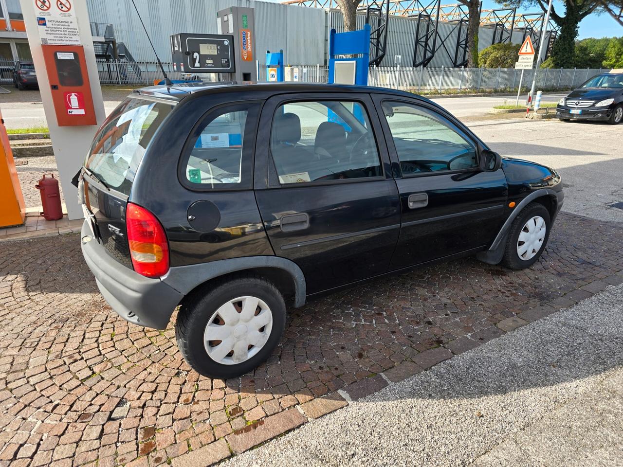 Opel Corsa 1.2i cat 5 porte con 242.000km NEOPATENTATI ok