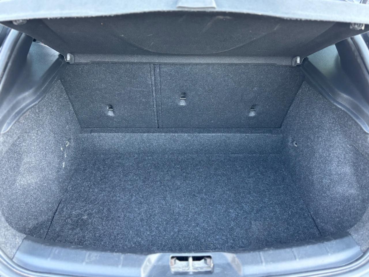 Volvo V40 D2 Geartronic Business Plus