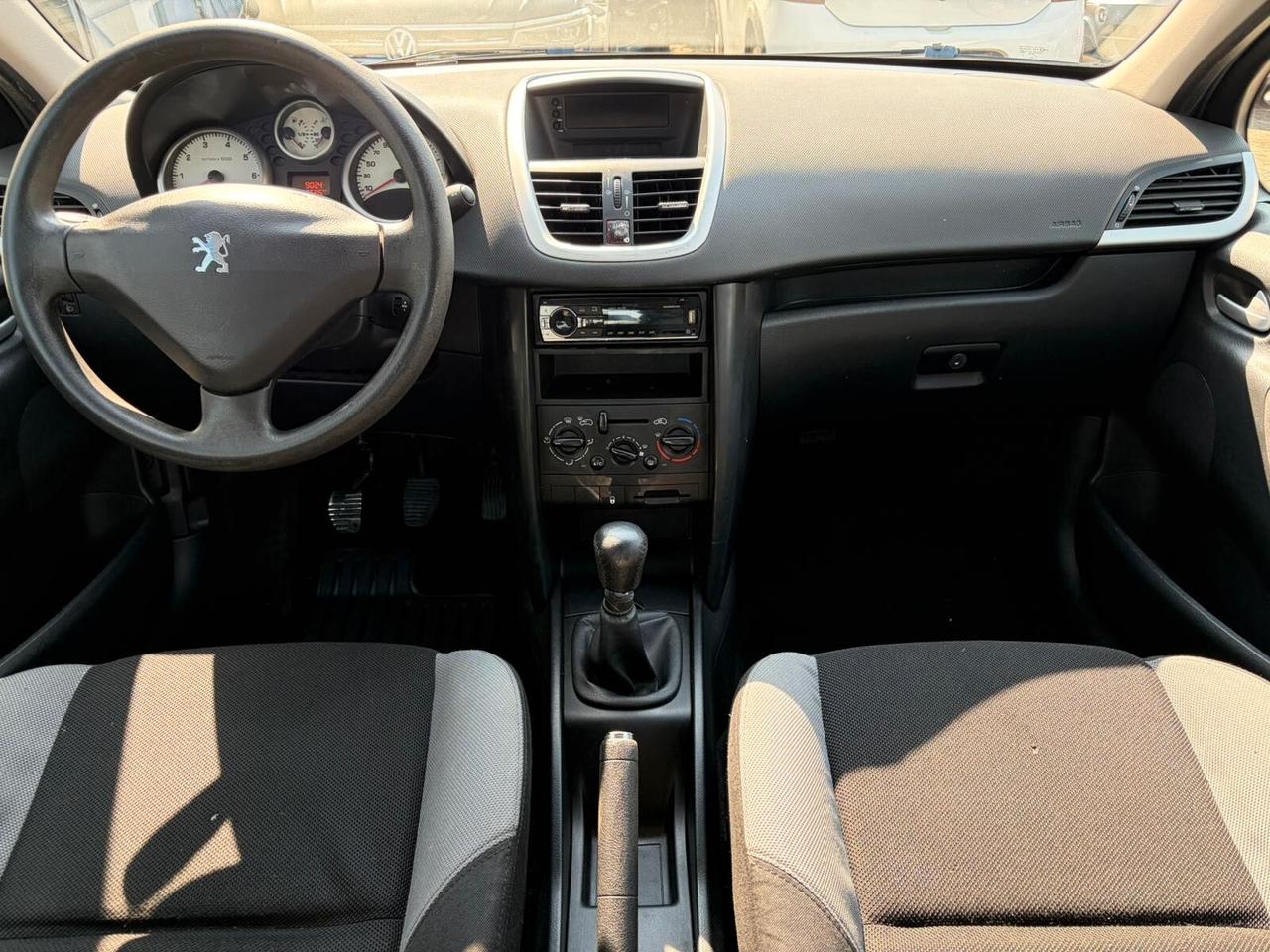 Peugeot 207 1.4 8V 75CV 5p. X Line