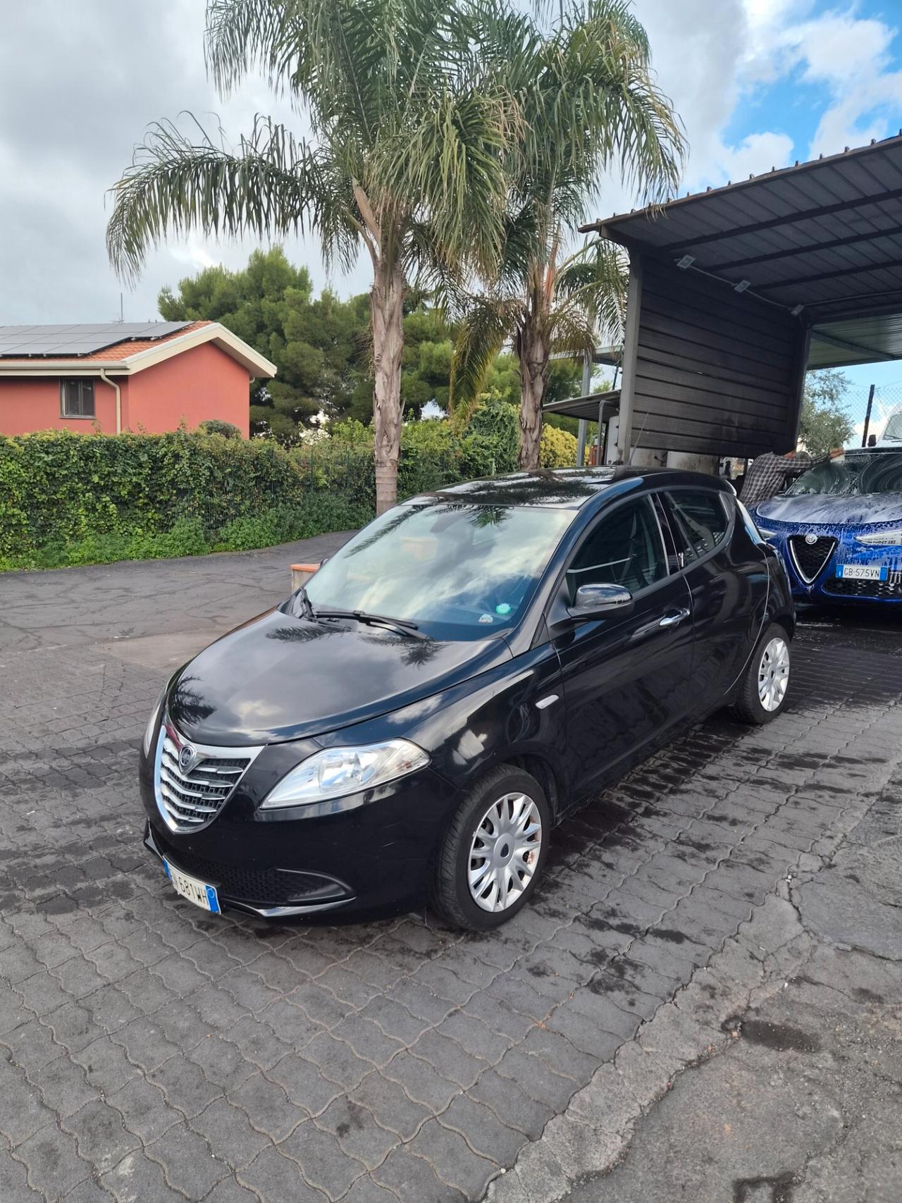 Lancia Ypsilon 1.2 69 CV 5 porte S&S Platinum