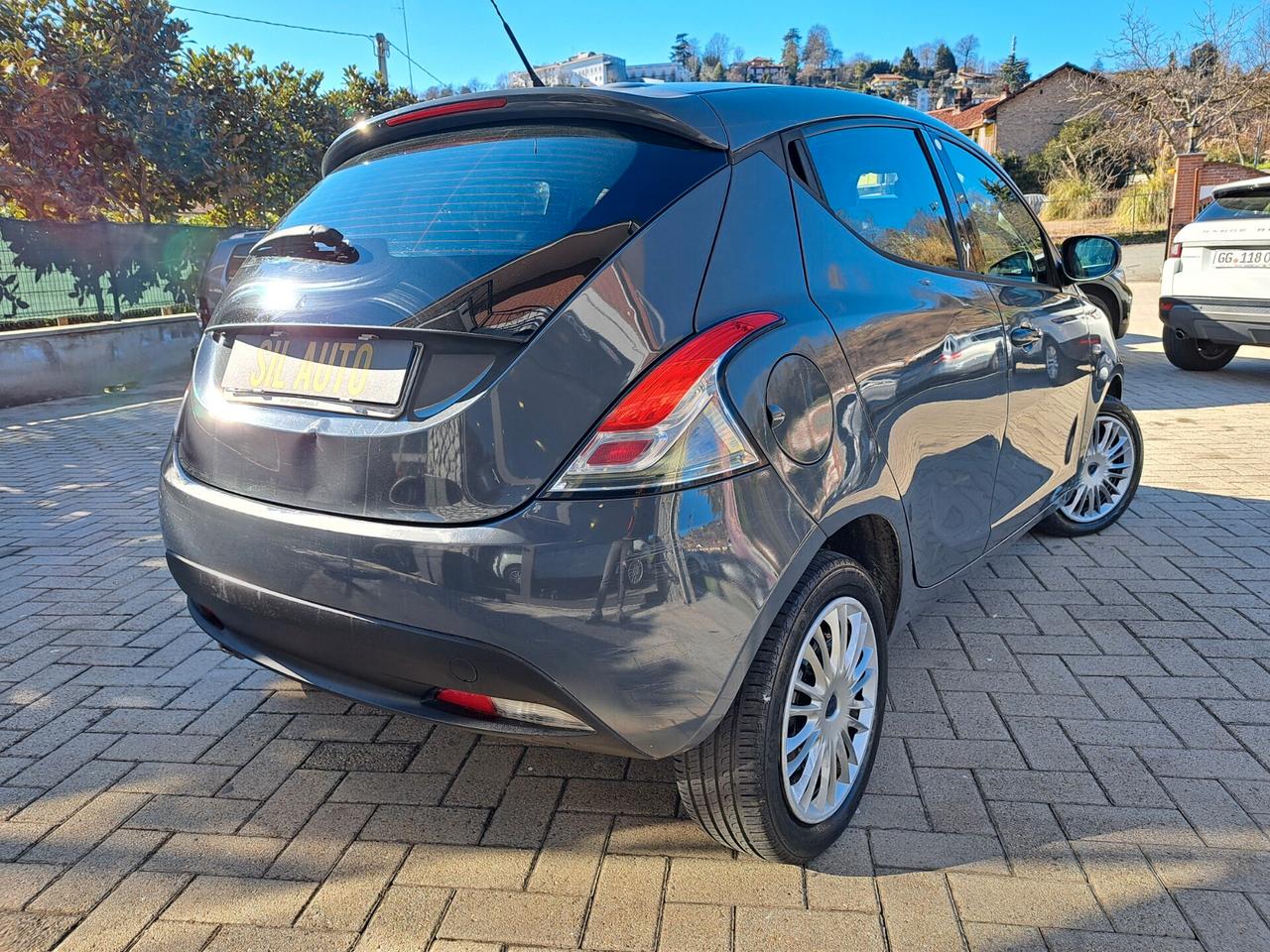 Lancia Ypsilon 1.2 69 CV 5p GPL Ecochic Gold /GPL VALIDO FINO 2035