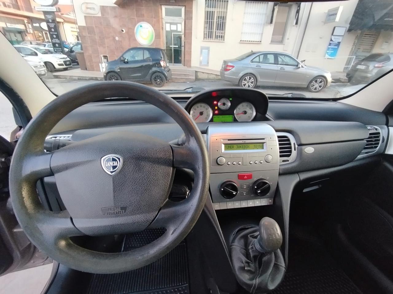 Lancia Ypsilon 1.2 69 CV Argento