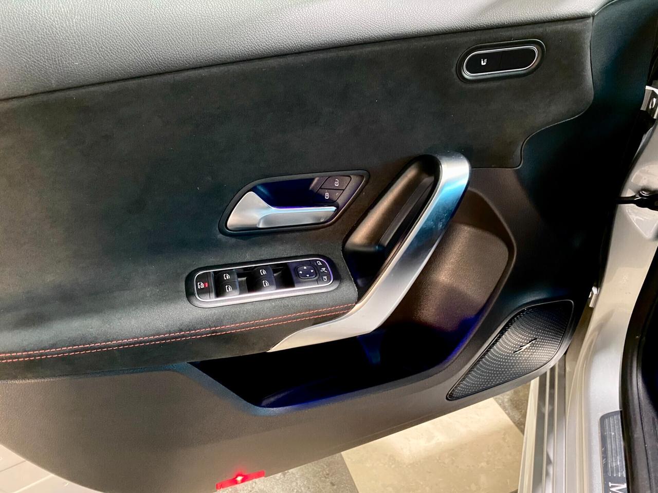 Mercedes-benz A 180 d Premium AMG-12/2020