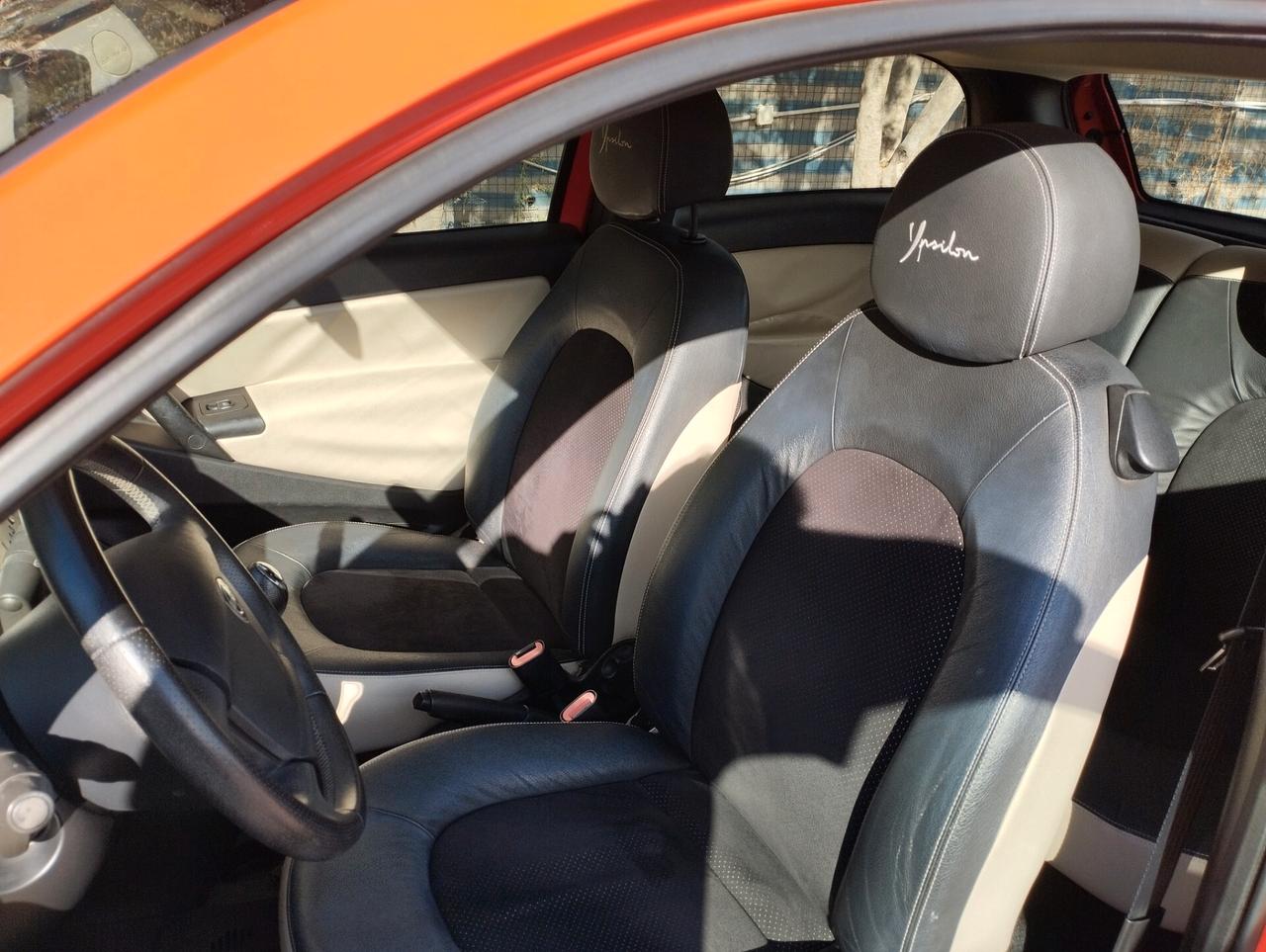 Lancia Ypsilon 1.3 MJT 75 CV Platino
