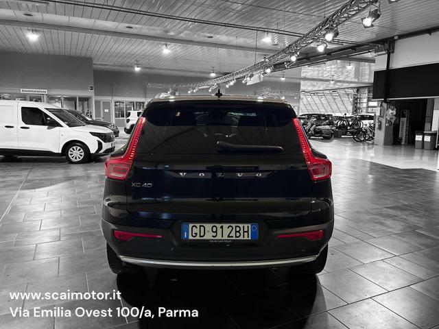 VOLVO XC40 T3 Momentum Pro