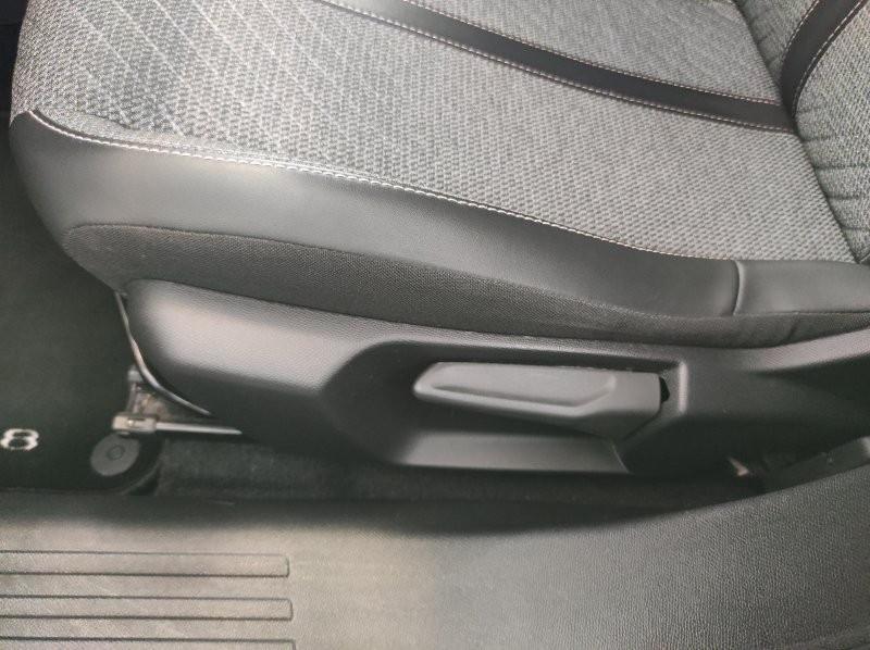 PEUGEOT 2008 2ª serie - 2008 PureTech 130 S&S EAT8 Allure