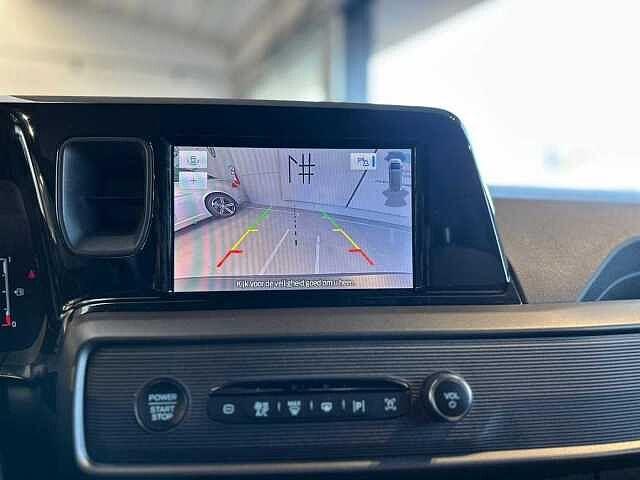 Ford Tourneo Courier 1.0 EcoBoost Titanium