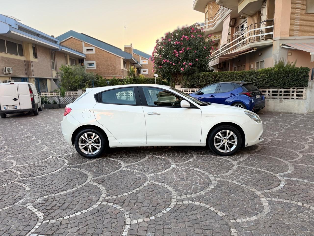 Alfa Romeo Giulietta 1.6 JTDm-2 105 CV Distinctive