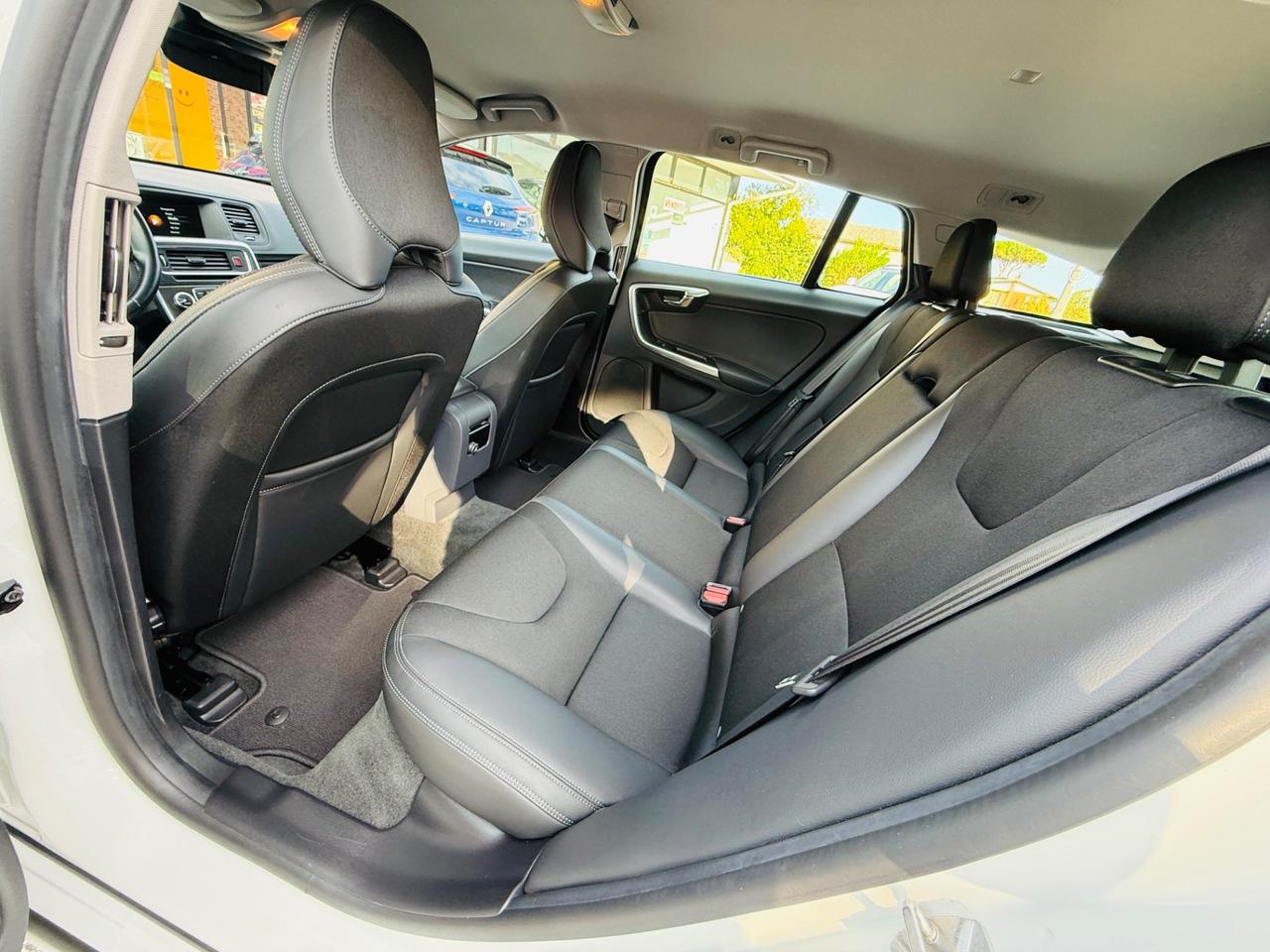 Volvo V60 D5 Geartronic Momentum 132.000km!!