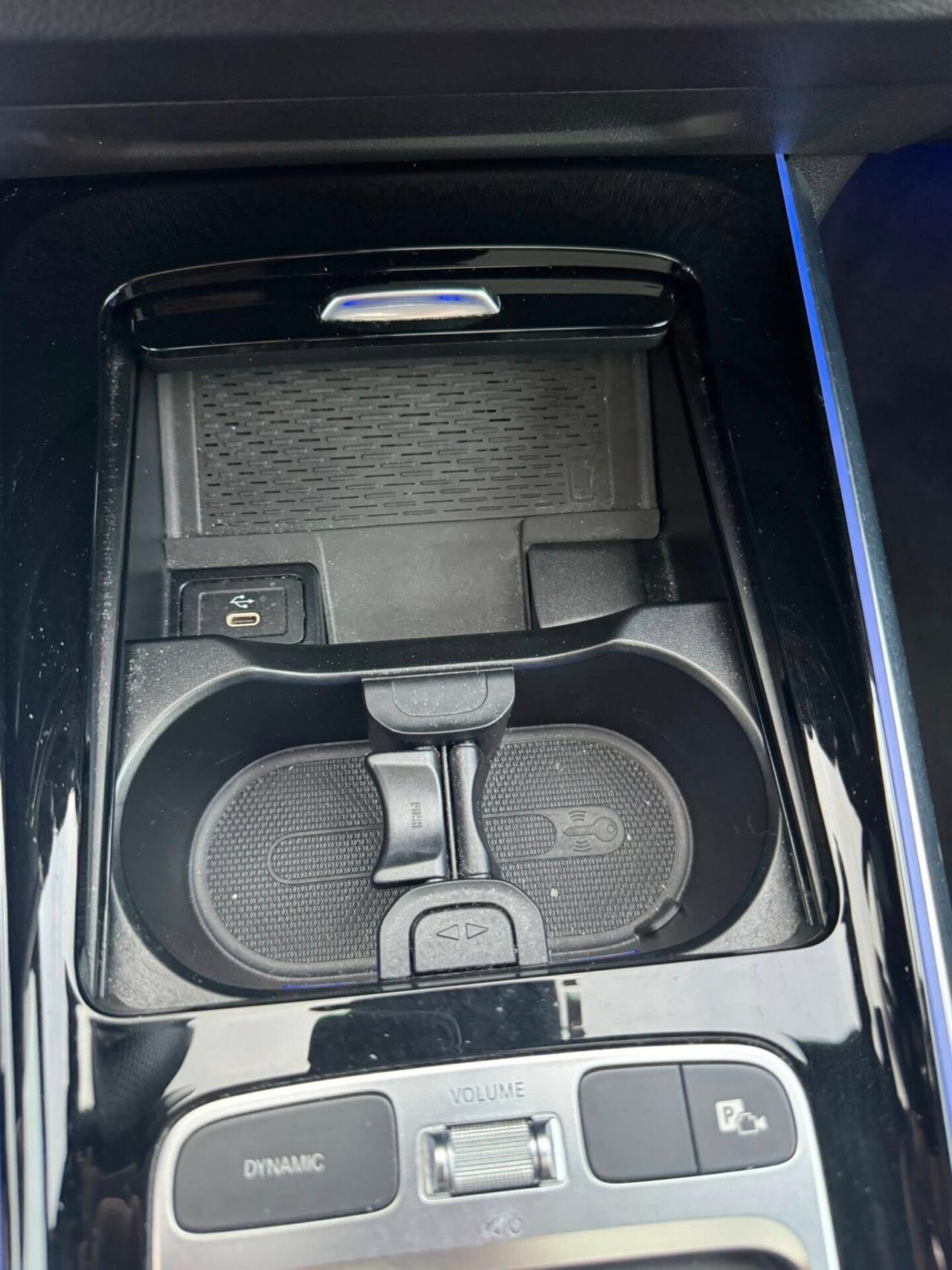 MERCEDES GLA200d PREMIUM PLUS AMG LINE