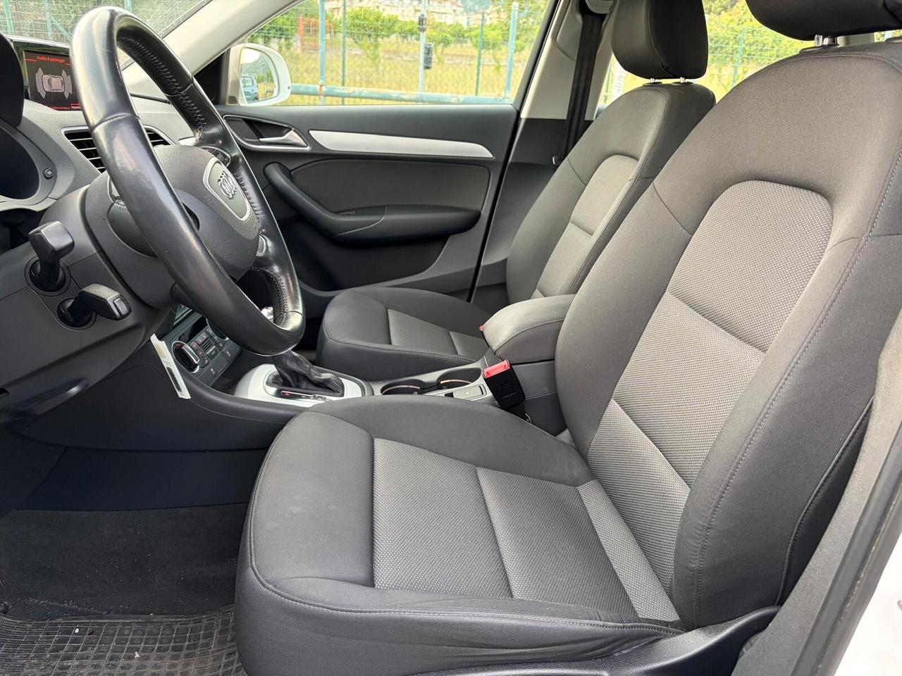 Audi Q3 2.0 TDI 120 CV Business