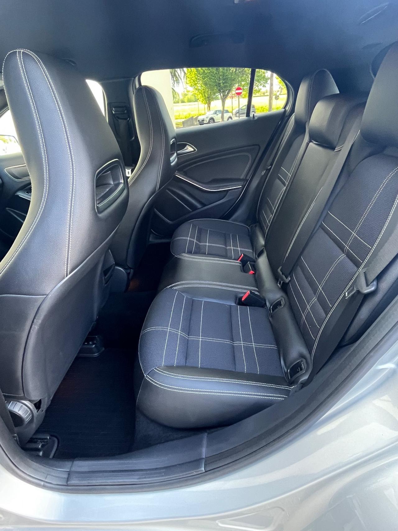 Mercedes-benz GLA 220 CDI Automatic 4Matic Premium