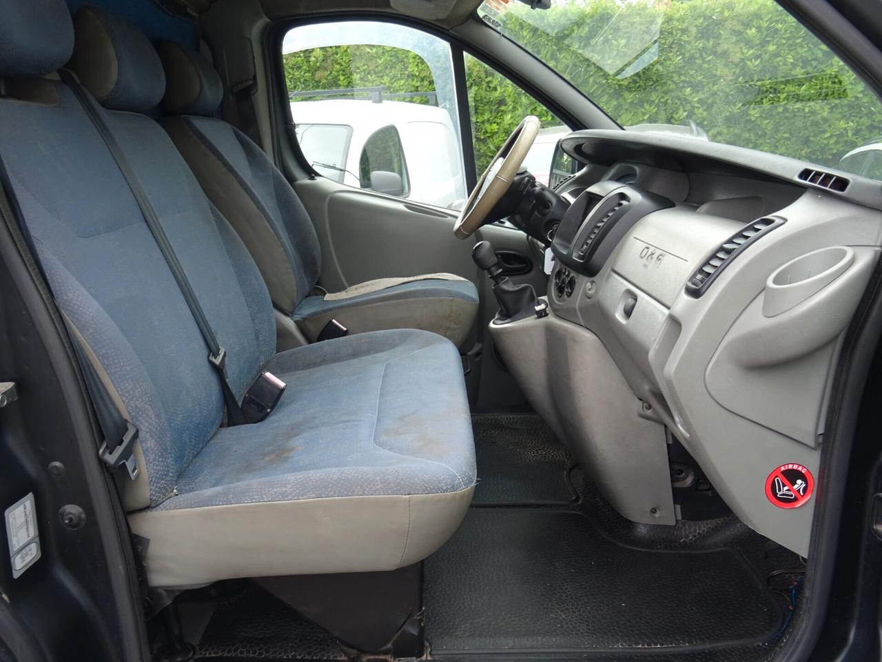 Nissan Primastar 1.9 dCi/100 GANCIO DI TRAINO