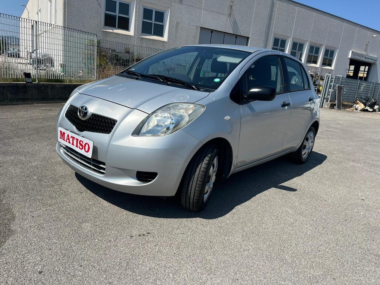 Toyota Yaris 1.0 5 porte Now