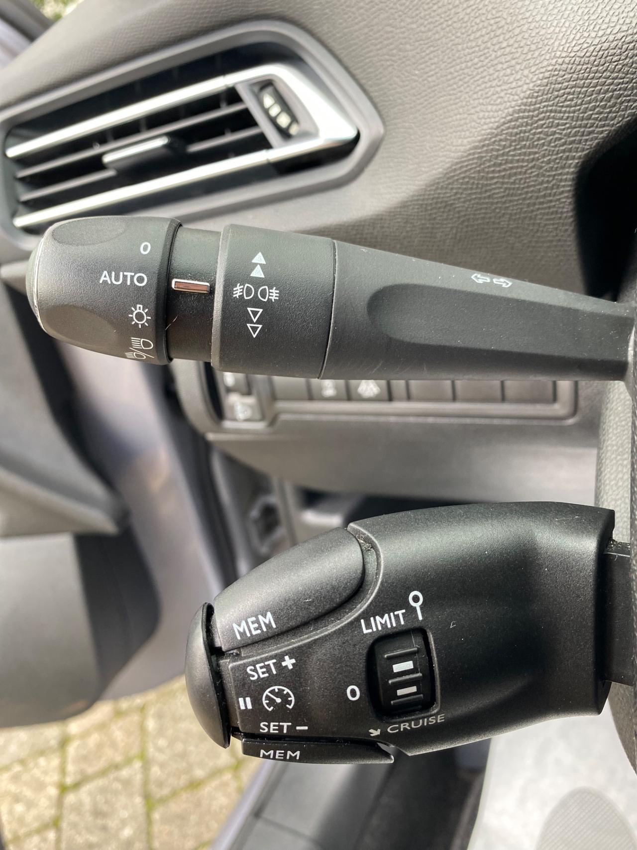 Peugeot 308 BlueHDi 100 S&S SW Active
