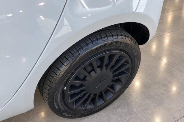 LANCIA Ypsilon HYBRID SILVER