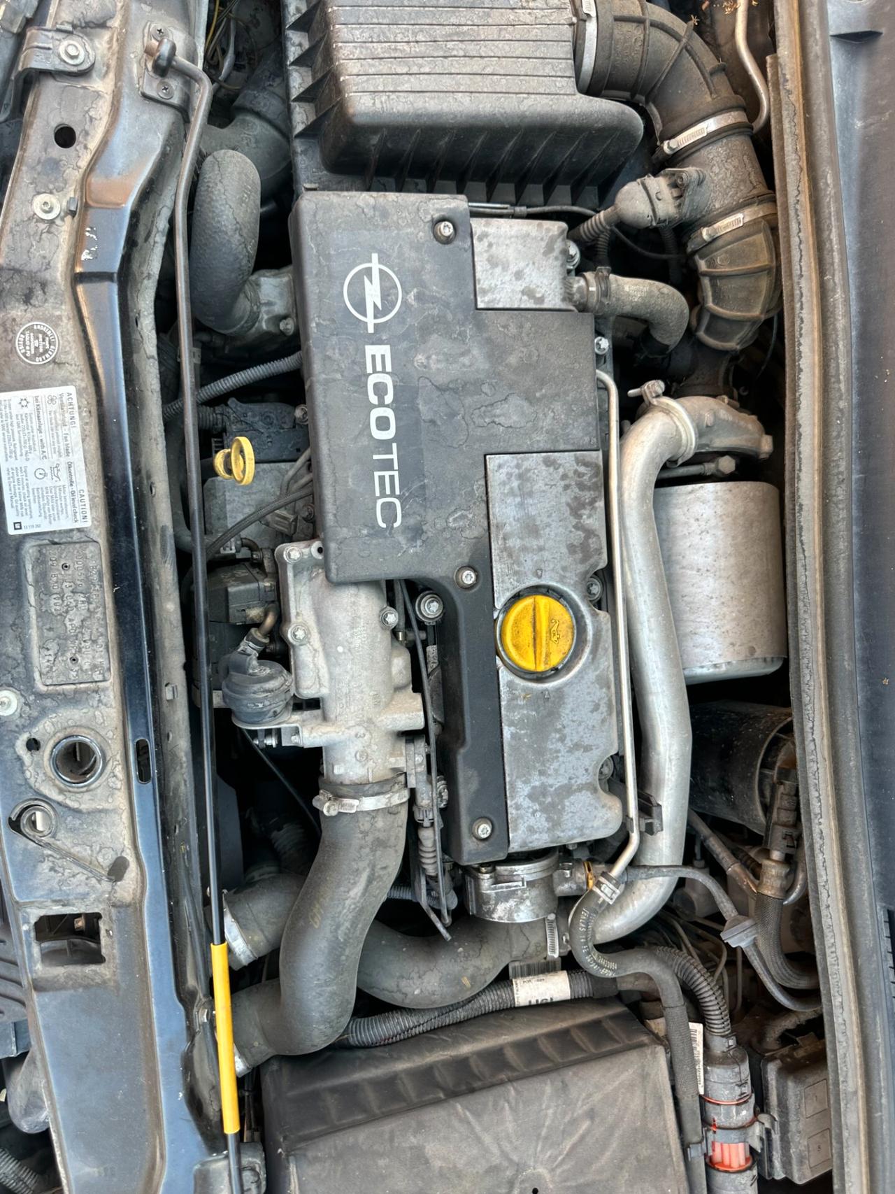 Opel Zafira 2.0 DTI 7 POSTI (12 RATE)