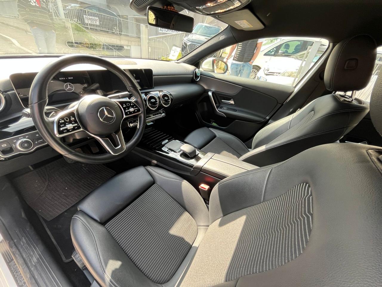 MERCEDES CLASSE A 180 BZ 136 CV BUSINESS AUTO 5P