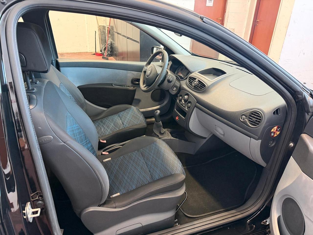 Renault Clio 1.2 16 V 3P LUXE 73.706KM