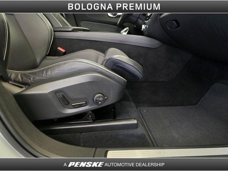 Volvo XC60 XC60 B4 (d) automatico Plus Bright