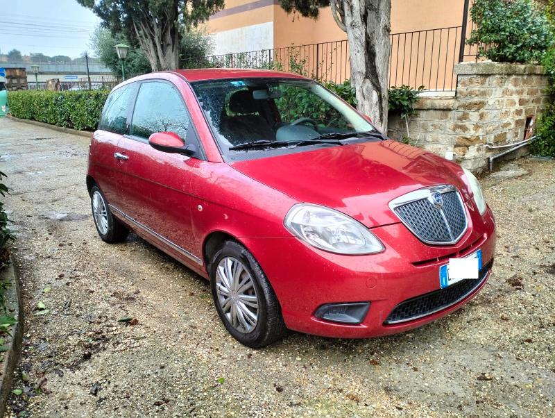 Lancia Ypsilon 3 Porte Ypsilon 1.2 8v Argento