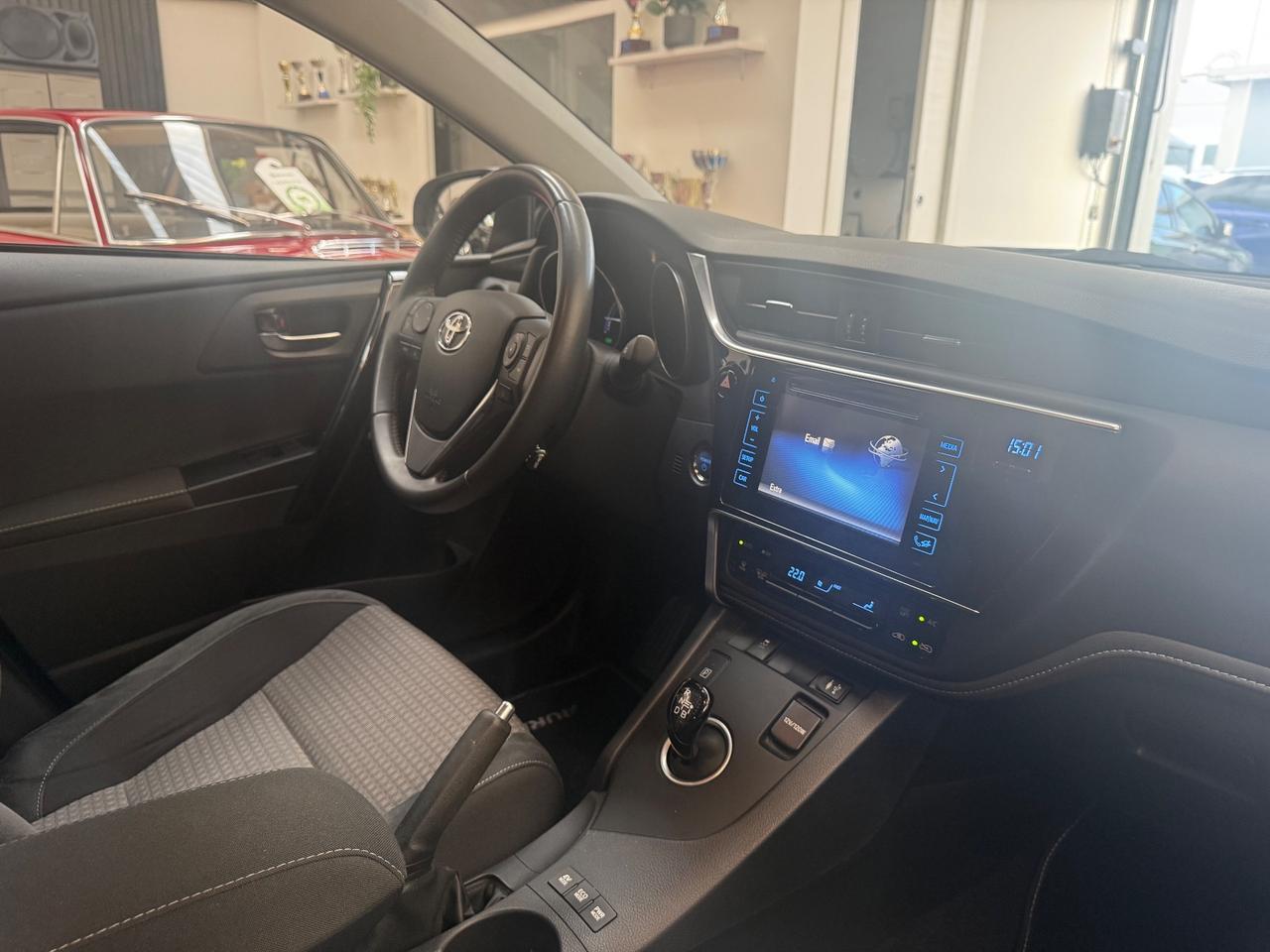 Toyota Auris 1.8 Hybrid Style