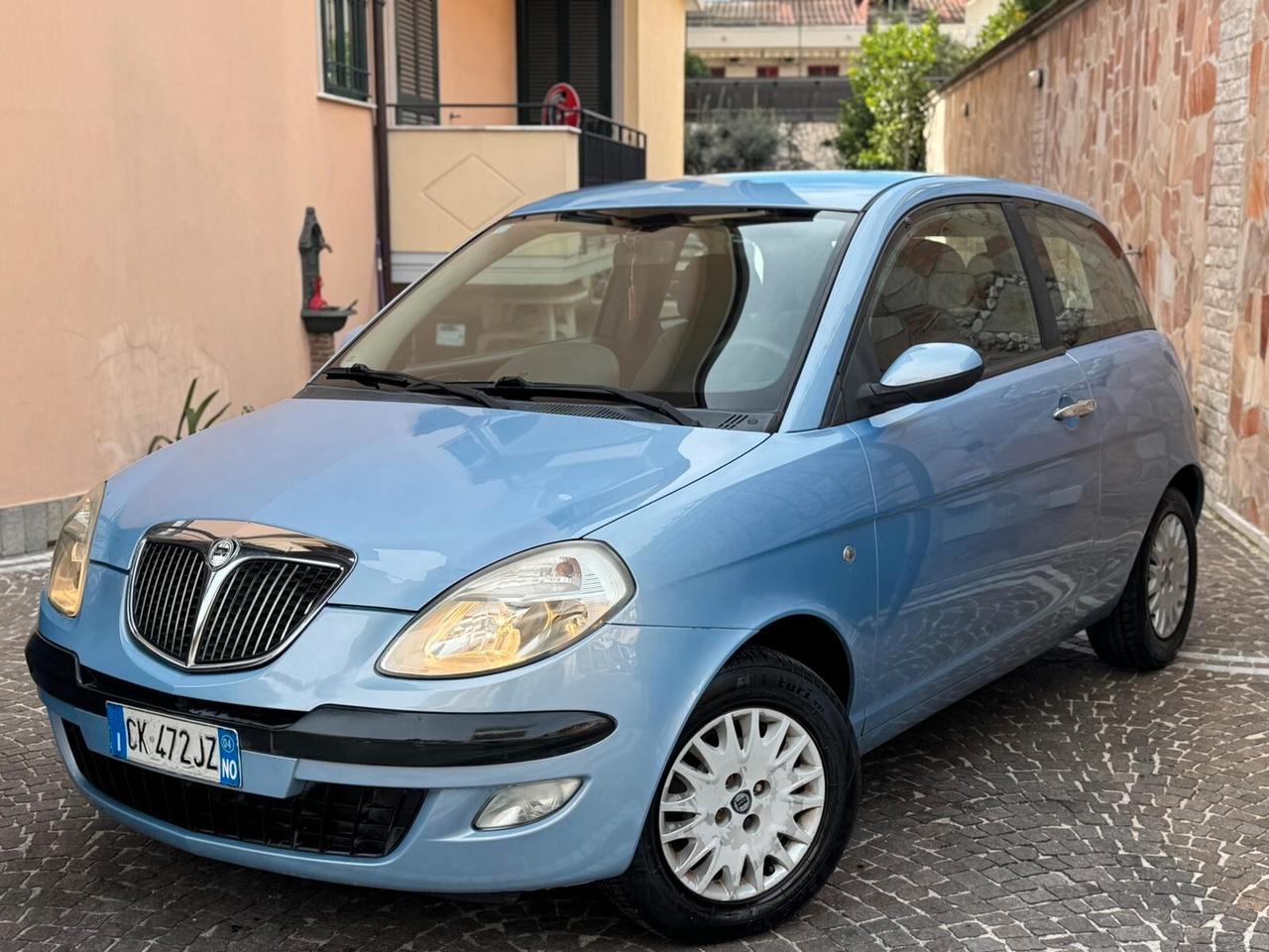 Lancia Ypsilon 1.2 16V Platino