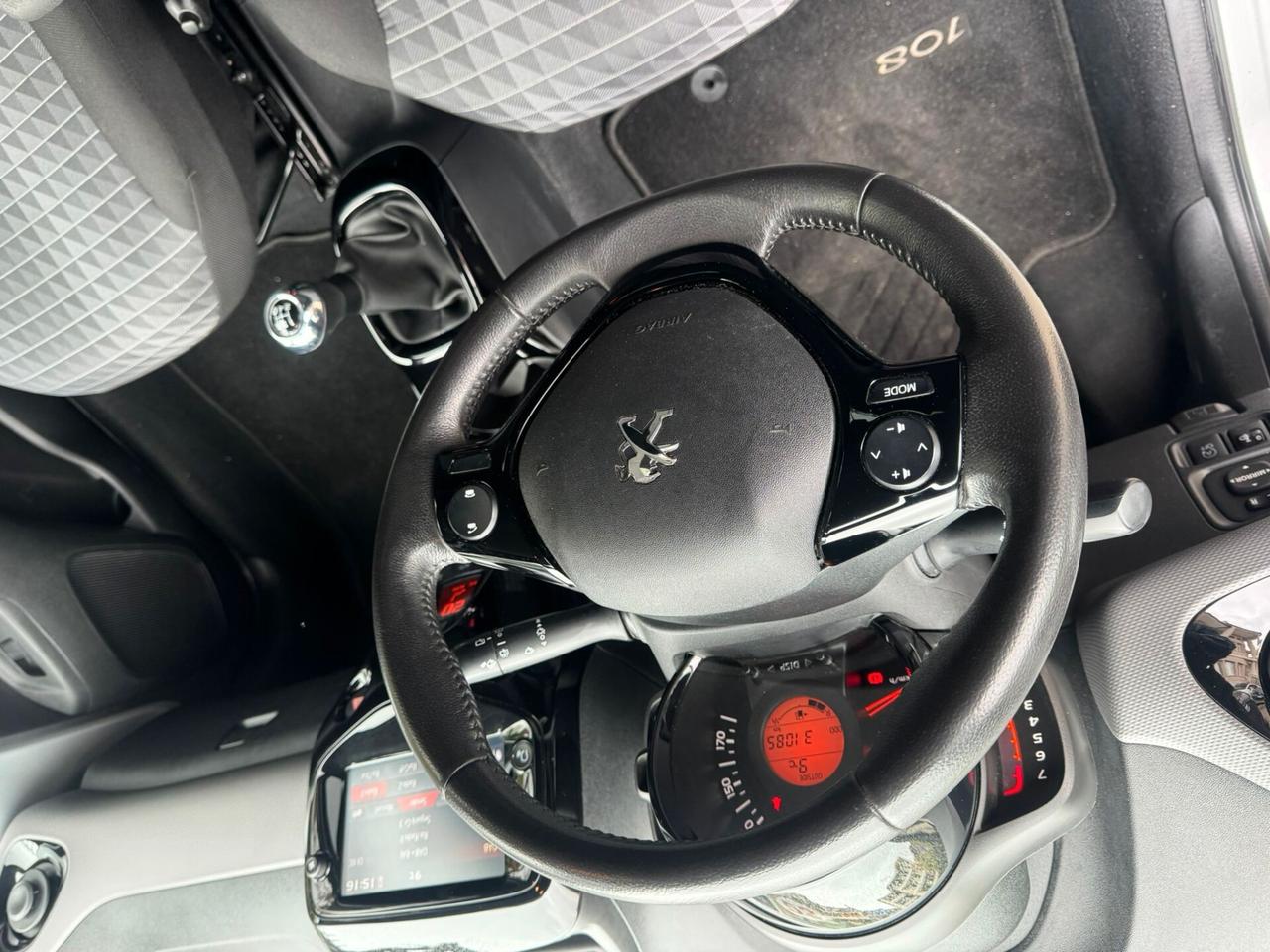Peugeot 108 VTi 72 S&S 5 porte Allure TOP!