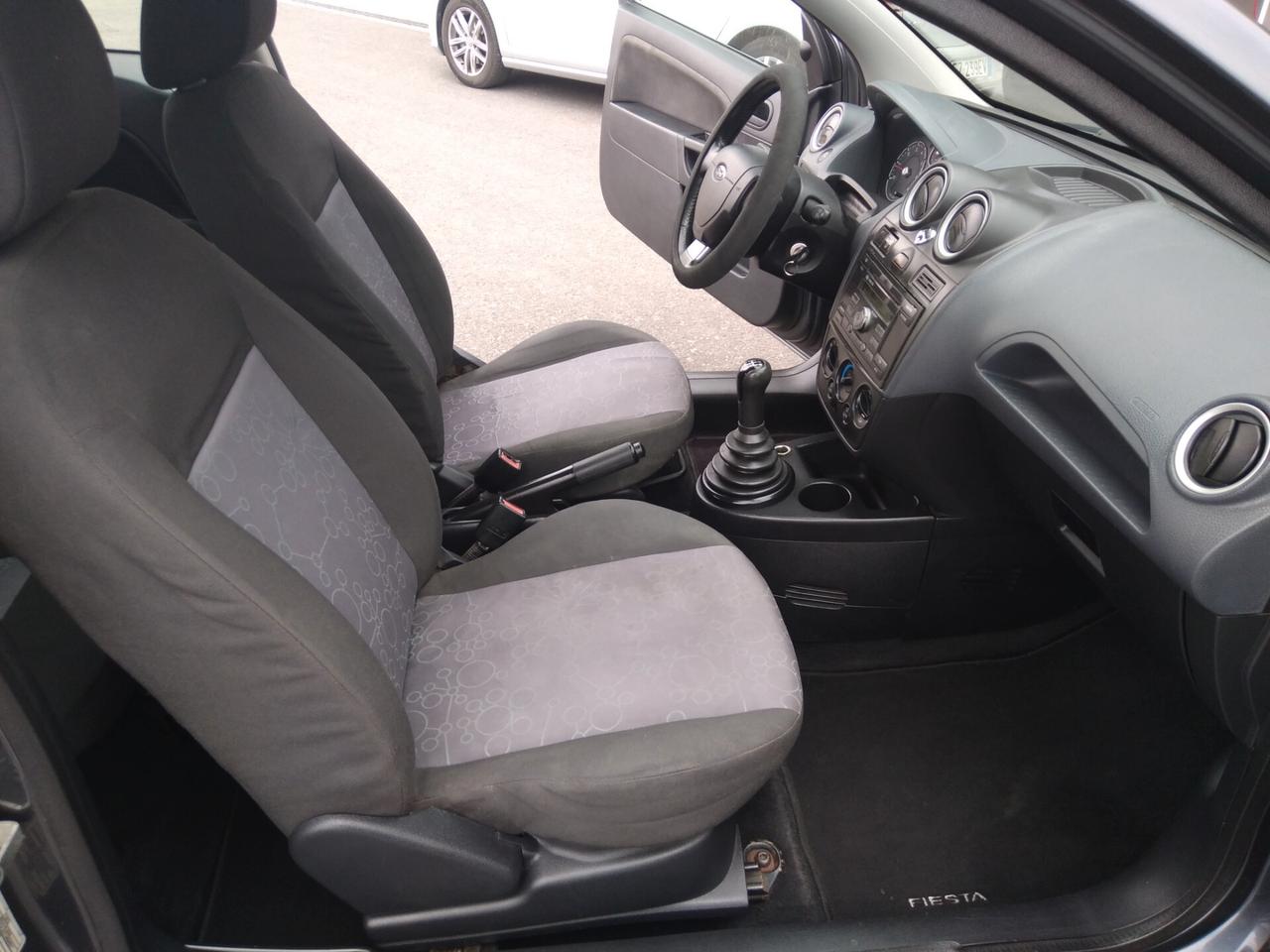 Ford Fiesta 1.2 16V 3p. Ghia x neopatentati
