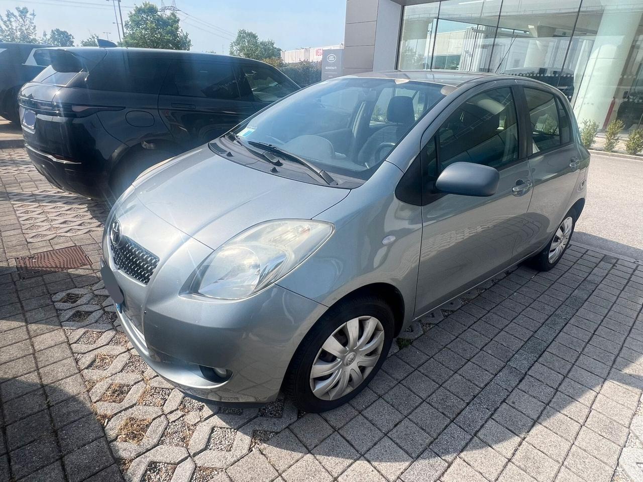 Toyota Yaris 1.3 5 porte Sol OK NEO PATENTATI