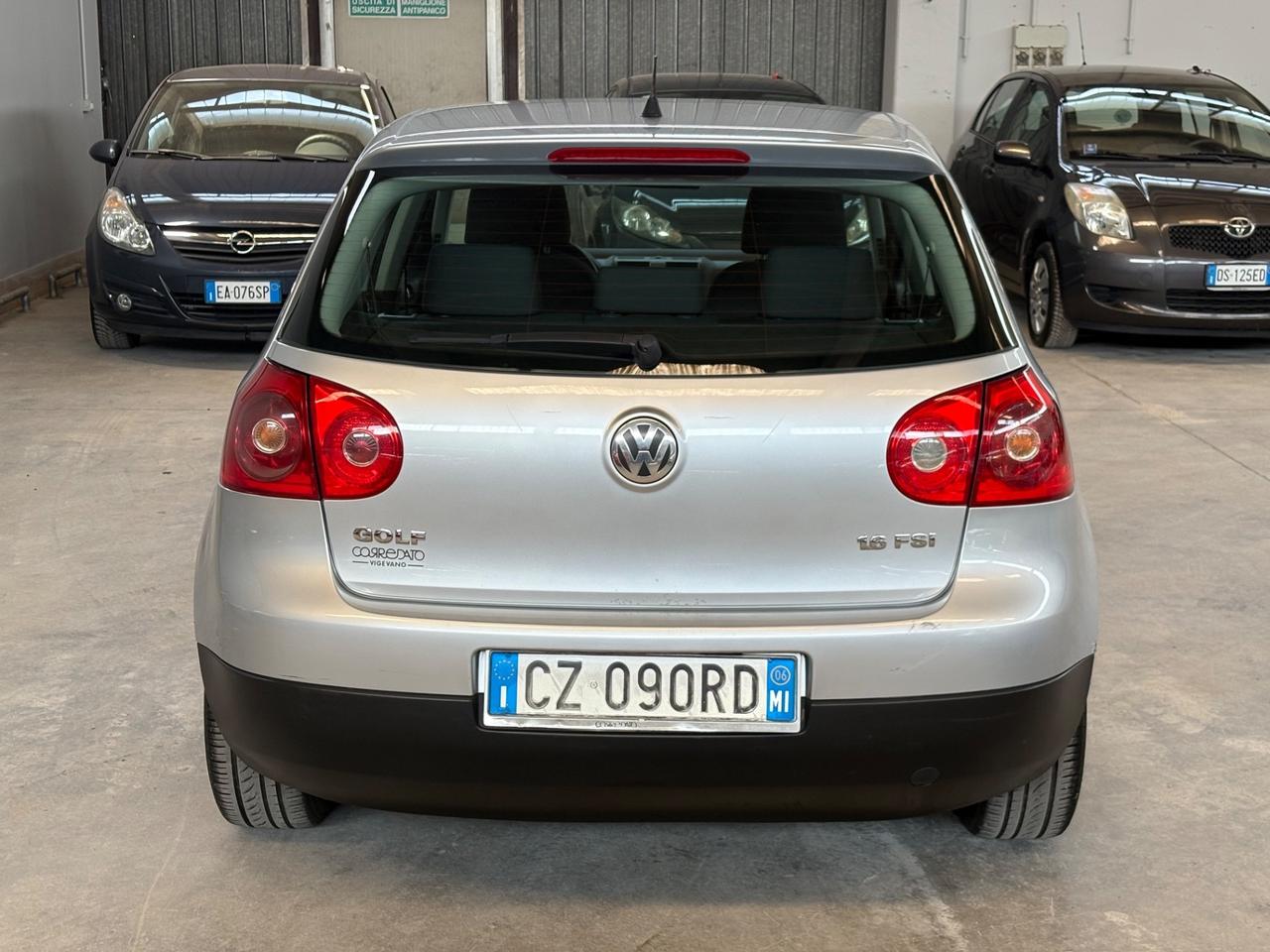 Volkswagen Golf 1.6 16V FSI 5p. Sportline