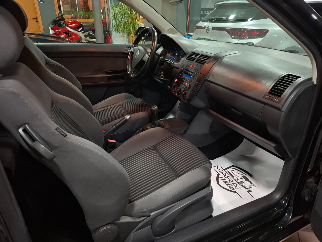 Volkswagen Polo 1.4 TDI 3 porte Sportline NEOPATENTATI