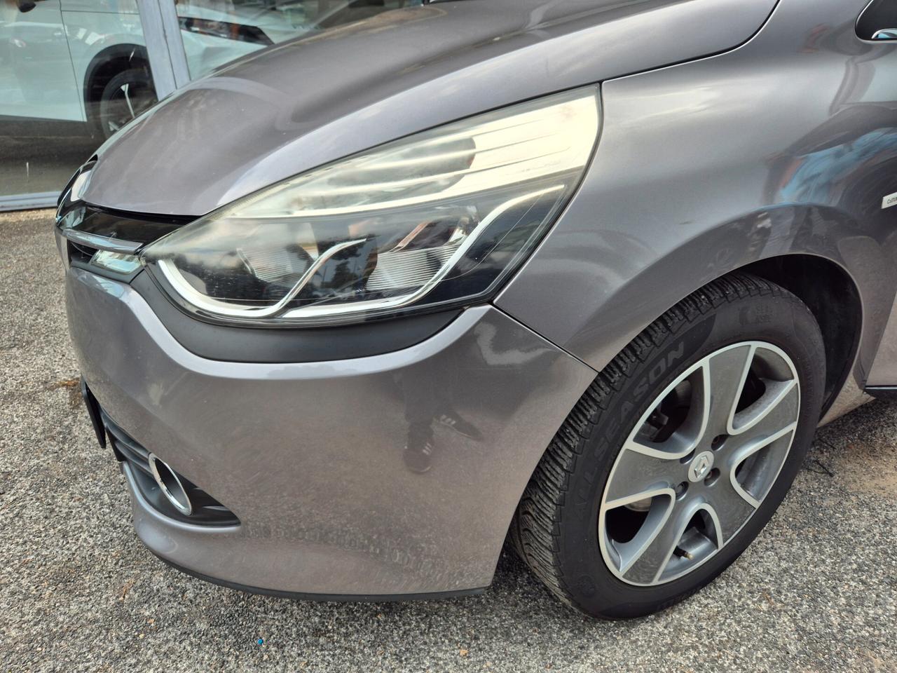 Renault Clio 1.2 75CV 5 porte COSTUMWENATIONAL