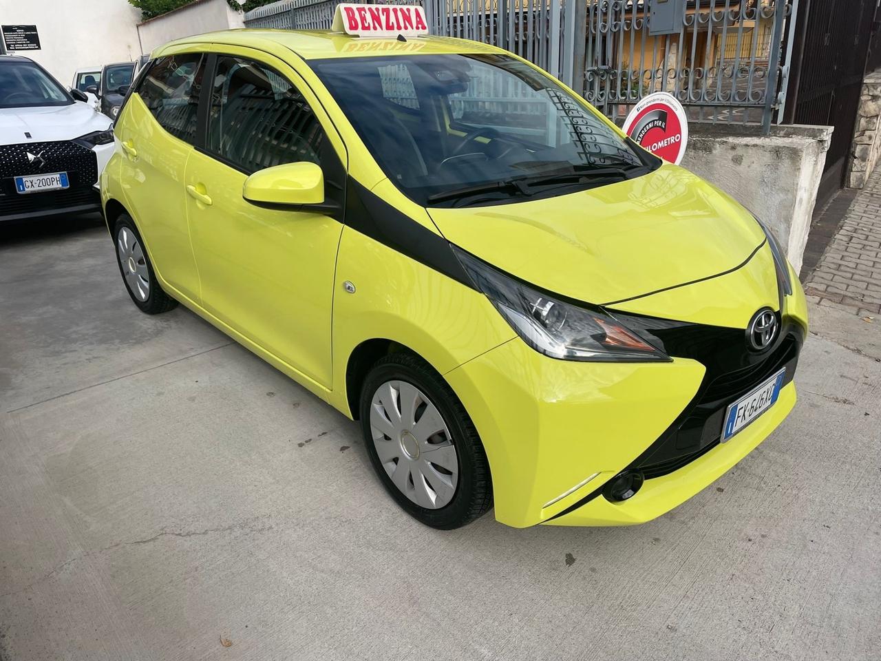 Toyota Aygo 1.0 VVT-i 69 CV 5 porte x-business