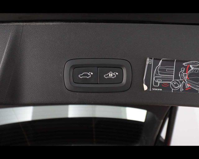 VOLVO XC40 T4 Recharge Plug-in Hybrid Inscription N1