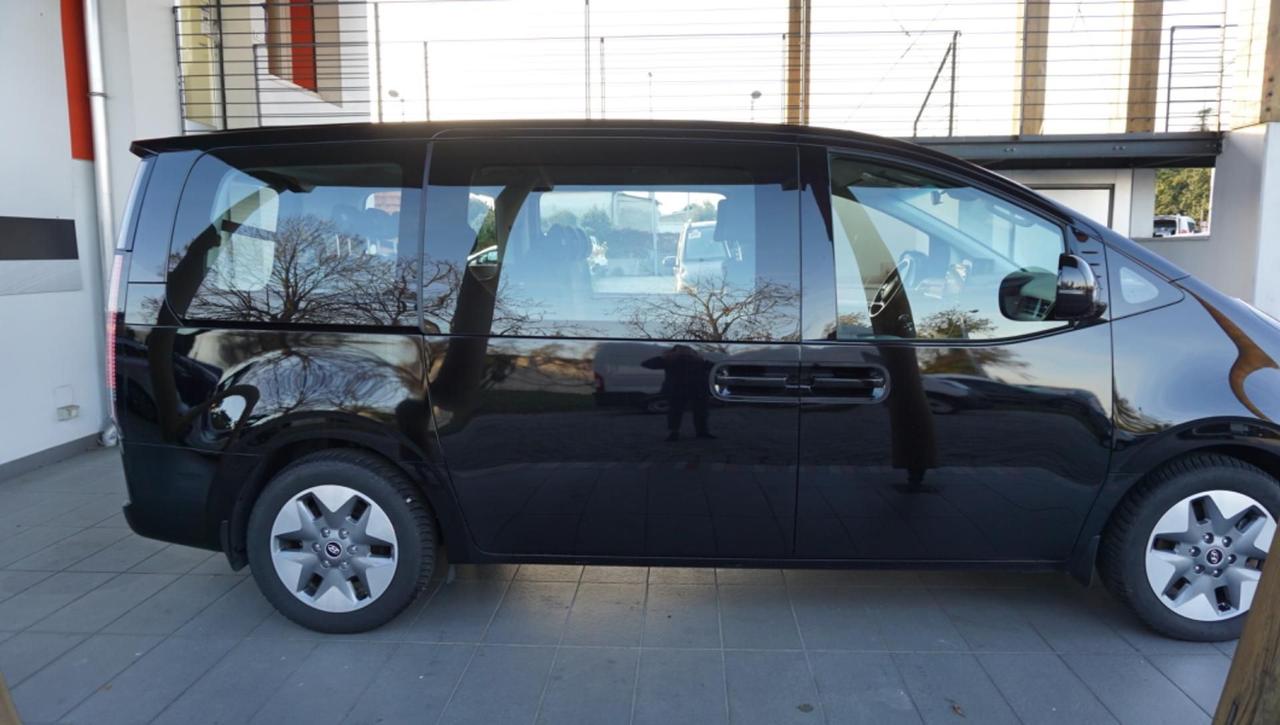 Hyundai STARIA 2.2 MT 2WD 9 posti Wagon