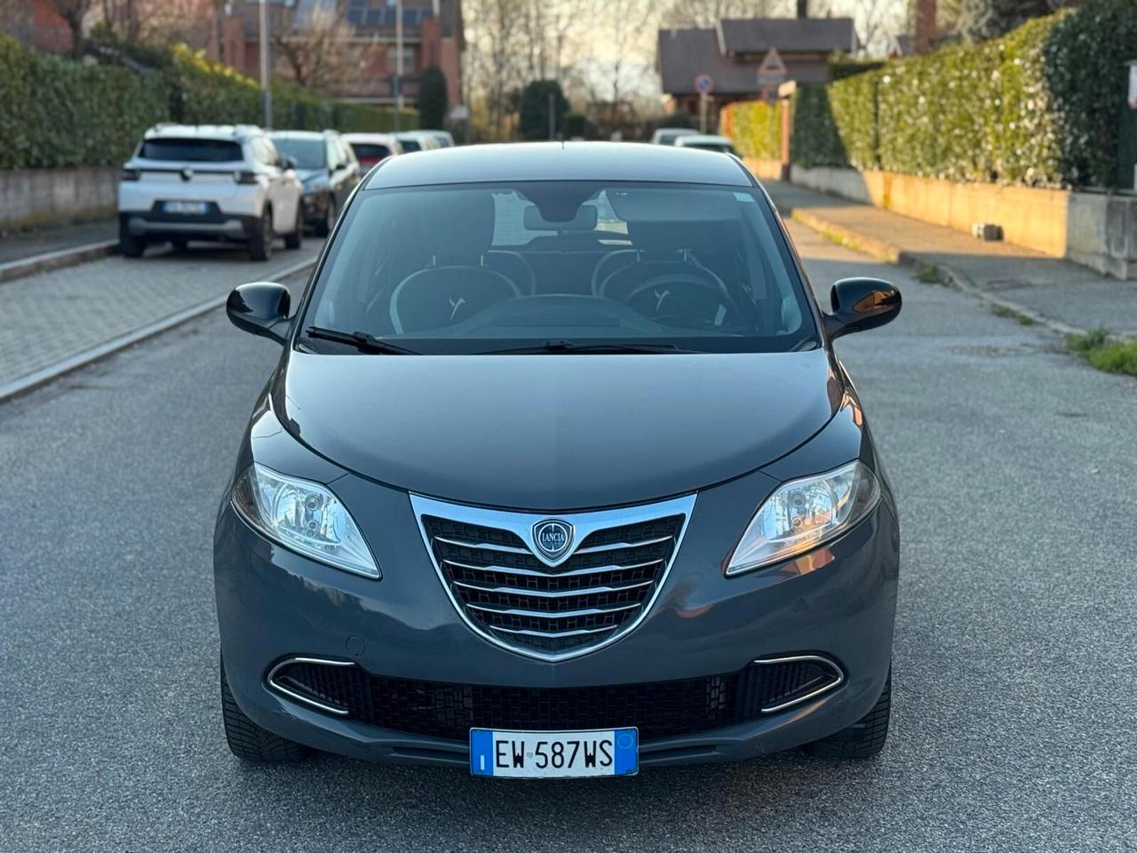 Lancia Ypsilon 1.2 69 CV 5 porte S&S Platinum