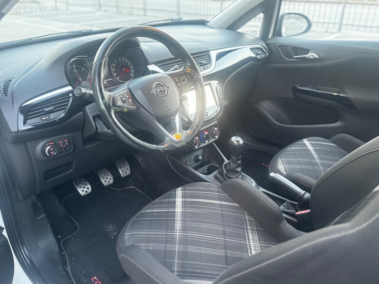 Opel Corsa 1.3 CDTI ecoFLEX S&S b-Color 2015