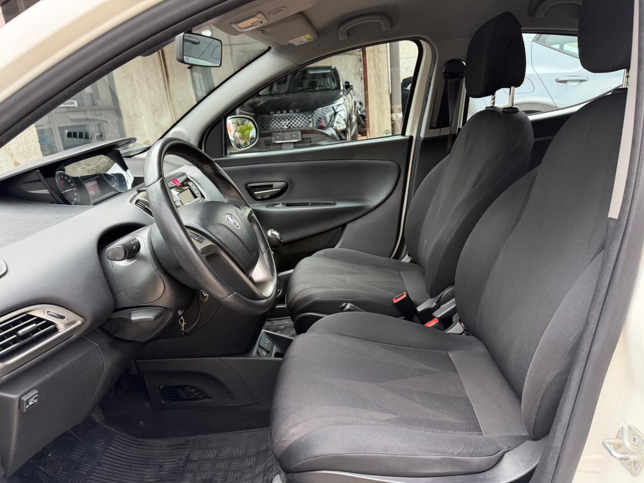 Lancia Ypsilon 1.2 69 CV 5 porte GPL Ecochic Gold