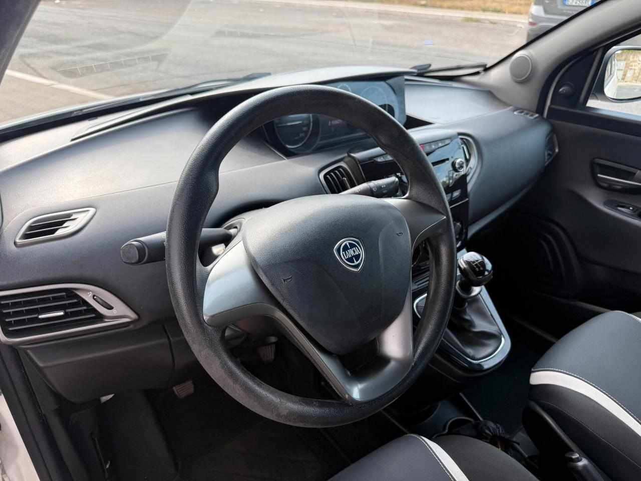 Lancia Ypsilon 1.2 69 CV 5 porte GPL Ecochic Gold