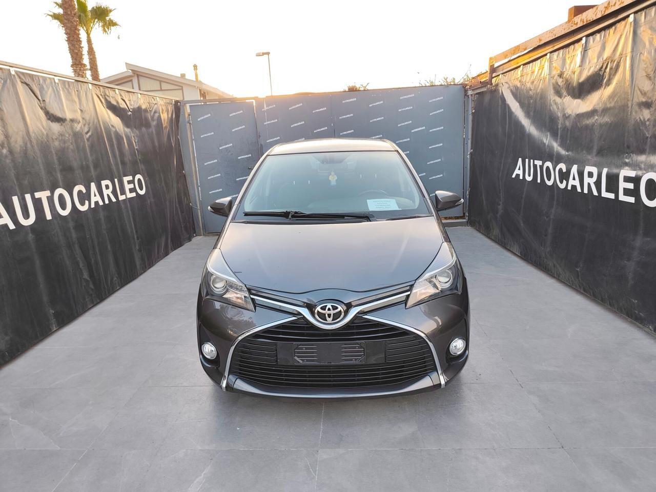 Toyota Yaris 1.0 BENZINA Lounge