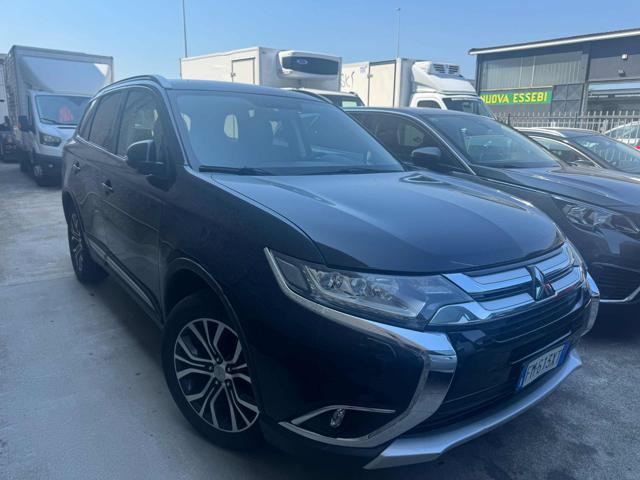 MITSUBISHI Outlander 2.2 DI-D 4WD Instyle Plus SDA 7 posti