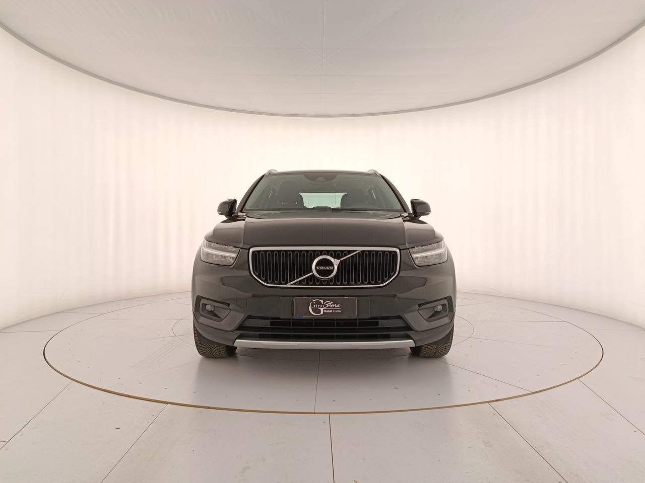 VOLVO XC40 2.0 b4 Momentum awd auto my21