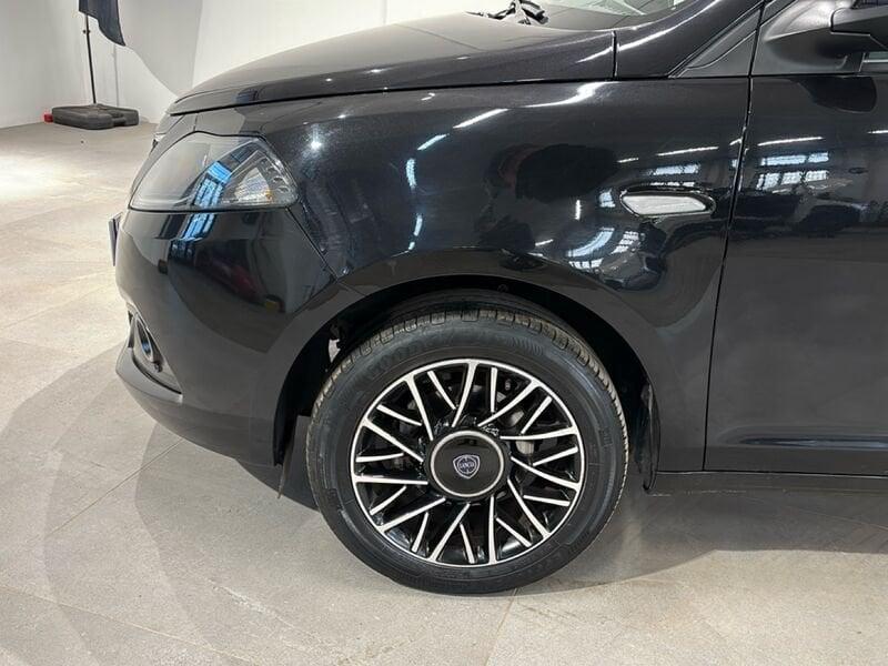 Lancia Ypsilon Ypsilon 1.0 FireFly 5 porte Hybrid Platino
