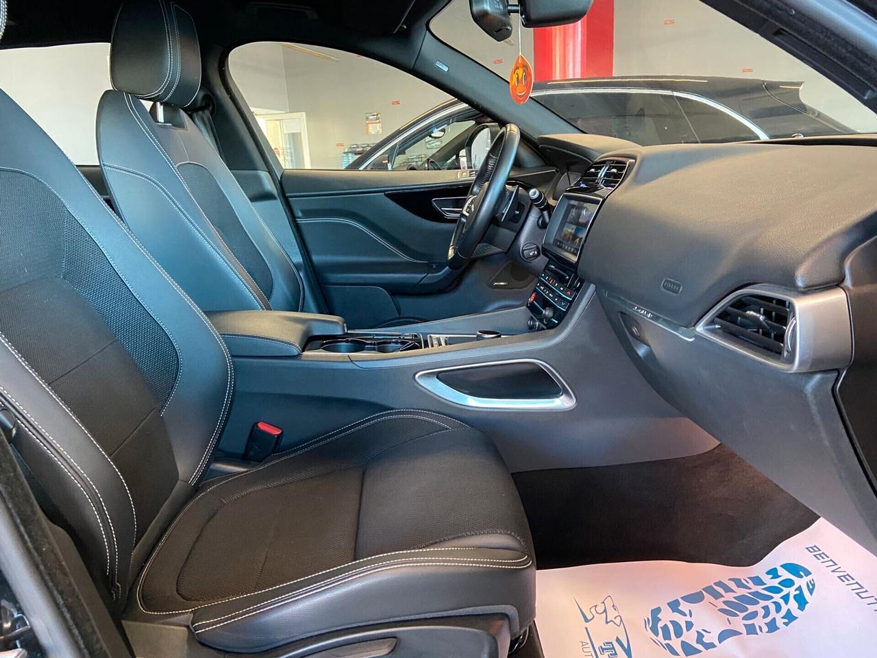 Jaguar F-Pace 2.0 D 180 CV R-Sport